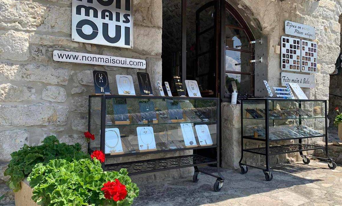 My store in Balazuc. Unique creations of handcrafted glass jewelry.